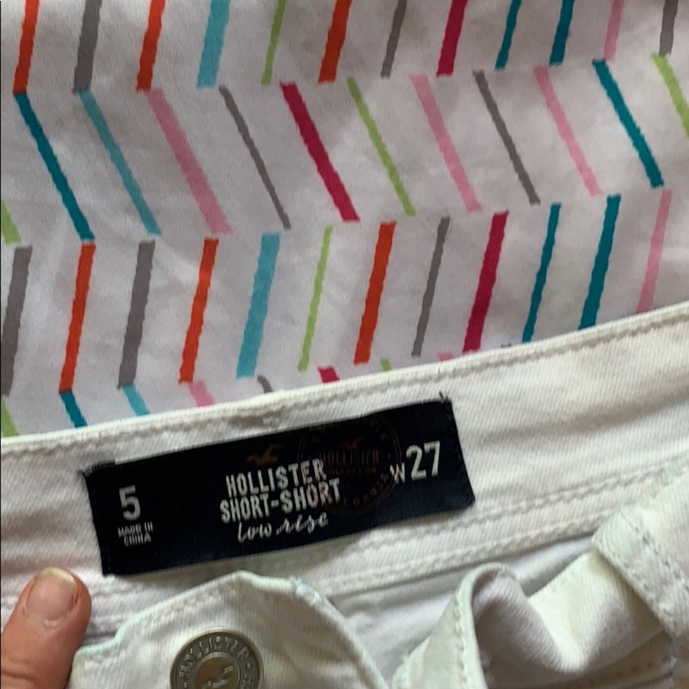 Shorts - Picture 3 of 3